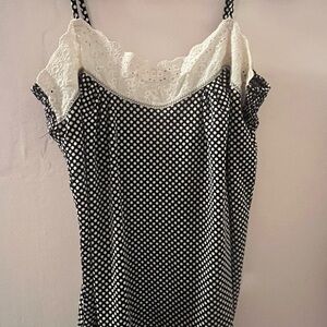 The Limited Top
• lace
• flowy
• polka dots